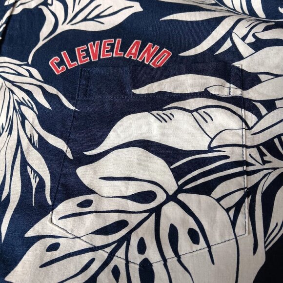 Aloha Reyn Spooner Cleveland Indians Guardians Shirt XXL Floral Tropical MLB - Picture 9 of 10